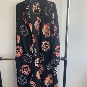 NWT floral duster sz M in black